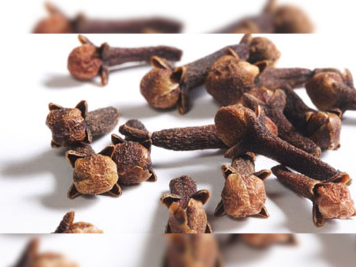 Benefits of Cloves Diseases run away from consumption of cloves, eat