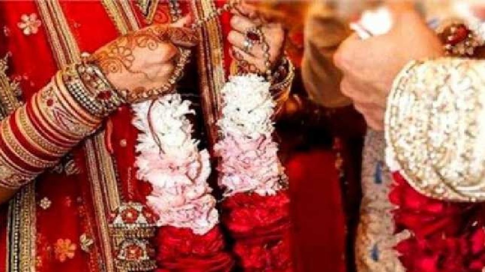 शादी समारोह में हुआ जमकर बवाल, दूल्हे ने दुल्हन को जड़ा थप्पड़, बराती-घराती आपस में भिड़े