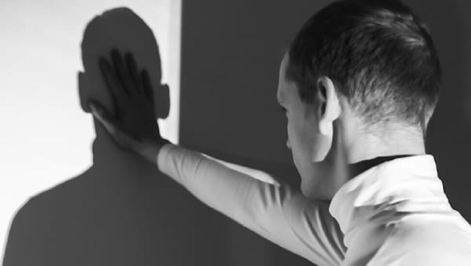 Mental Health: जो खुद से प्यार करना नहीं जानता, उसे दुनिया भी ठुकरा देती है