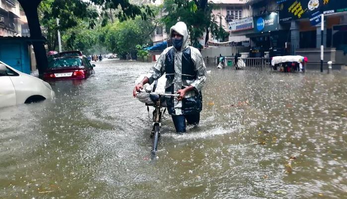 Monsoon Weather Update:यूपी, बिहार में शुरू हुई बारिश, दिल्ली में इस दिन एंट्री करेगा मॉनसून