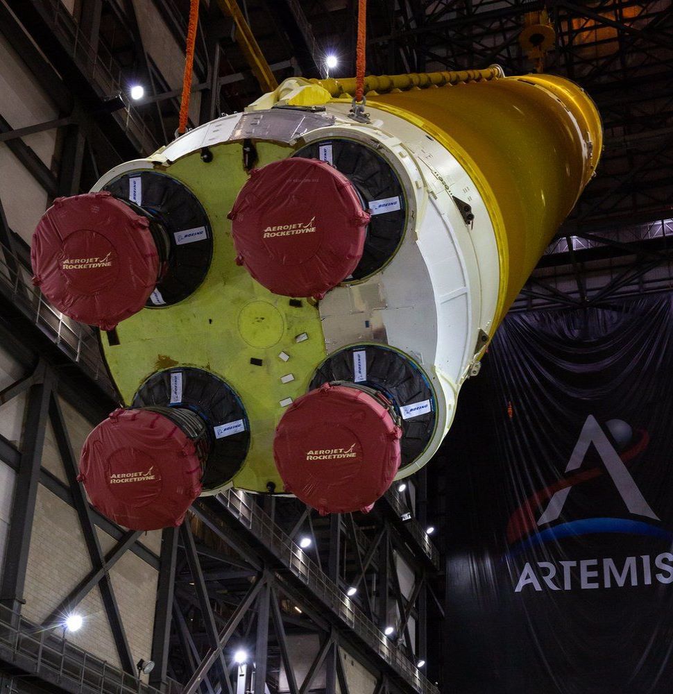 चांद पर आशियाना first picture of NASA's 'megarocket'