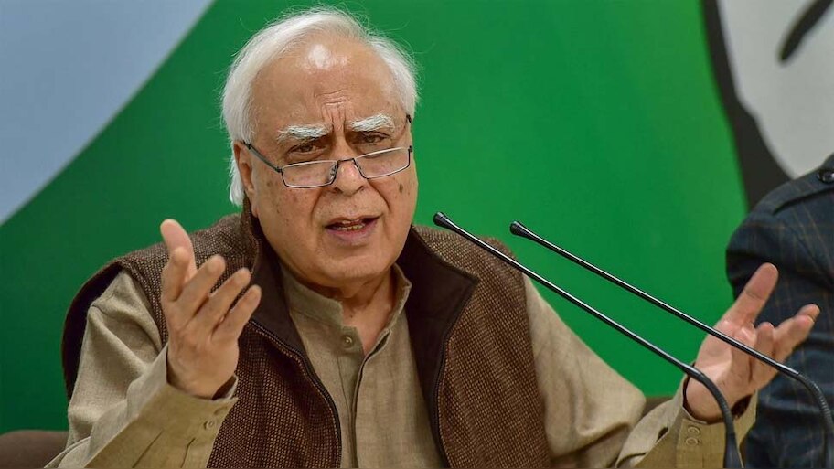  कांग्रेस के मौजूदा हालात और प्रधानमंत्री को लेकर पूर्व मरकजी वजीर कपिल सिब्बल ने दिया बड़ा बयान
