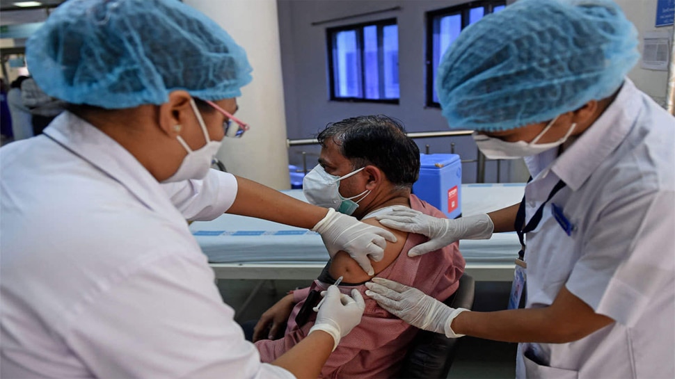भारत में Corona Vaccine से पहली मौत की हुई पुष्टि, 68 साल के बुजुर्ग ने गंवाई जान