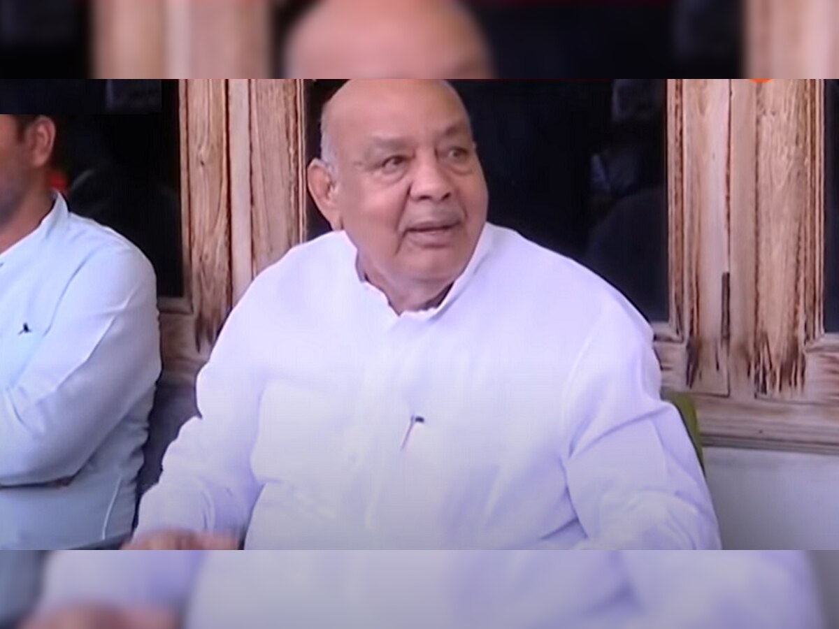 पंडित भंवर लाल शर्मा ने यहां तक कह दिया कि मुख्यमंत्री अशोक गहलोत अब 2 महीने तक किसी से मुलाकात नहीं करने वाले हैं.