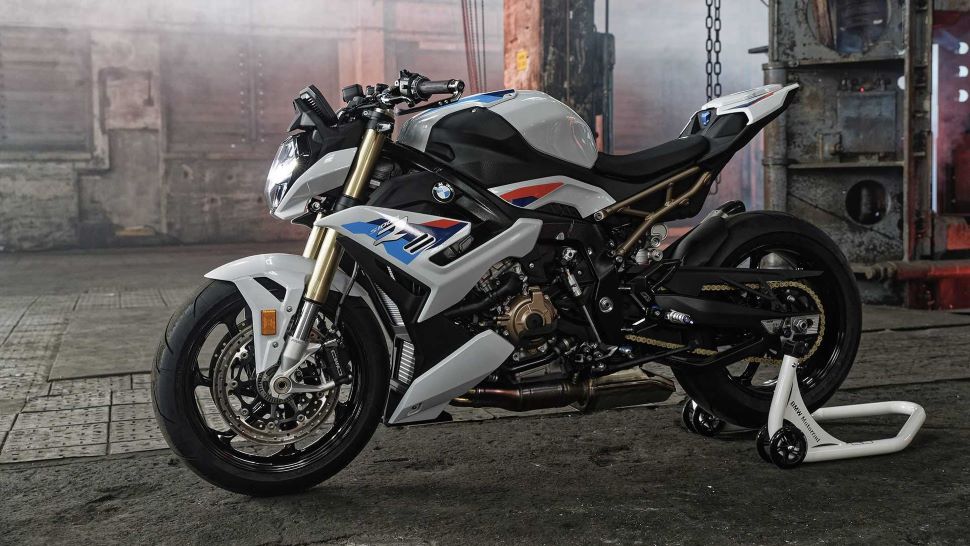 BMW launches S1000R motorcycle in India, know the price and features of ...