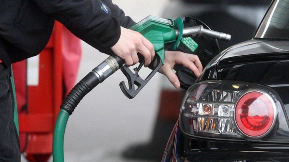 Petrol Price Today 15 June 2021: तेल की कीमतों में लगी आग! पेट्रोल पहुंचा 108 रुपये के करीब, इस साल 13 रुपये बढ़े दाम