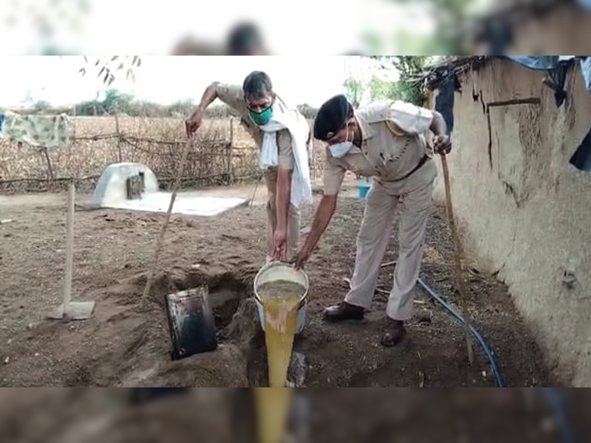 जंगल में छुपाई गई करीब 1200 लीटर वॉश एवं डेढ़ सौ से अधिक शराब की भट्टियां नष्ट की गई. 