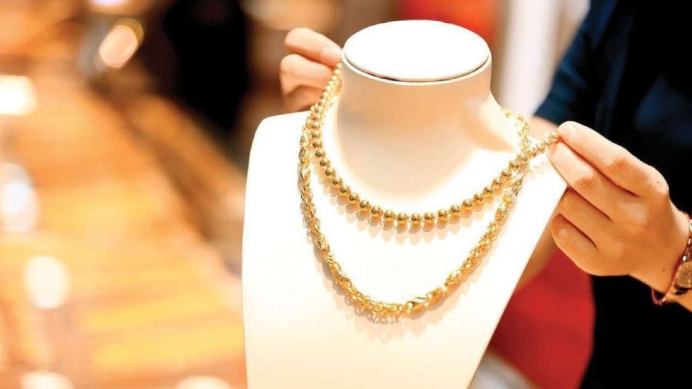 Gold Price Today, 18 June 2021: सोना खरीदने का सुनहरा मौका! 9200 रुपये तक हुआ सस्ता, चांदी भी टूटी