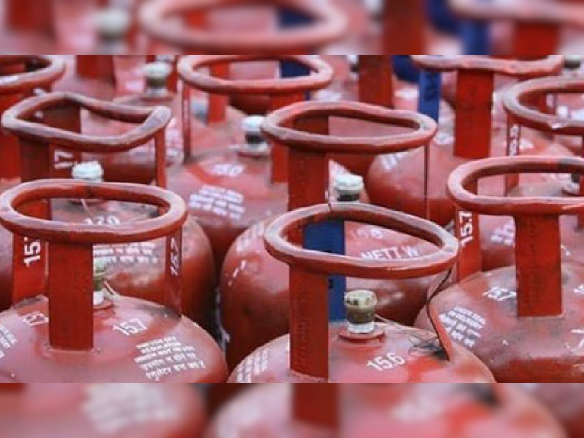 मनचाहे समय पर चाहते हैं LPG सिलेंडर की डिलिवरी तो देना होगा 50 रुपये तक चार्ज, बुकिंग से पहले जानिए