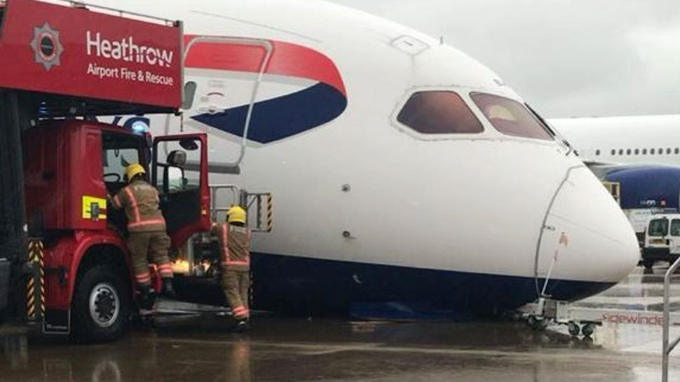 British Airways: Heathrow Airport पर अचानक गिरा Plane का अगला हिस्सा, मचा हड़कंप