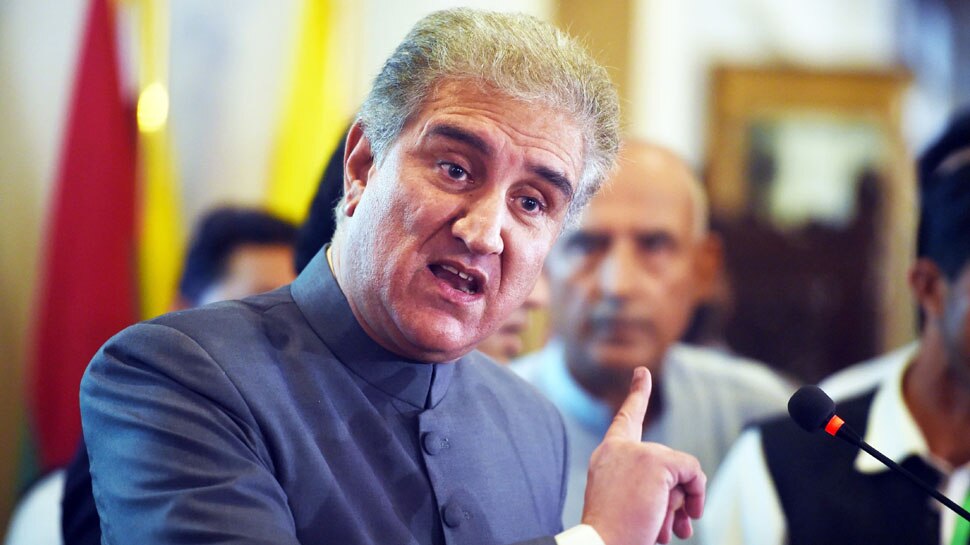 Afghanistan ने पाकिस्तानी विदेश मंत्री Shah Mahmood Qureshi को जमकर धोया, खिसियाकर हंसने को हुए मजबूर