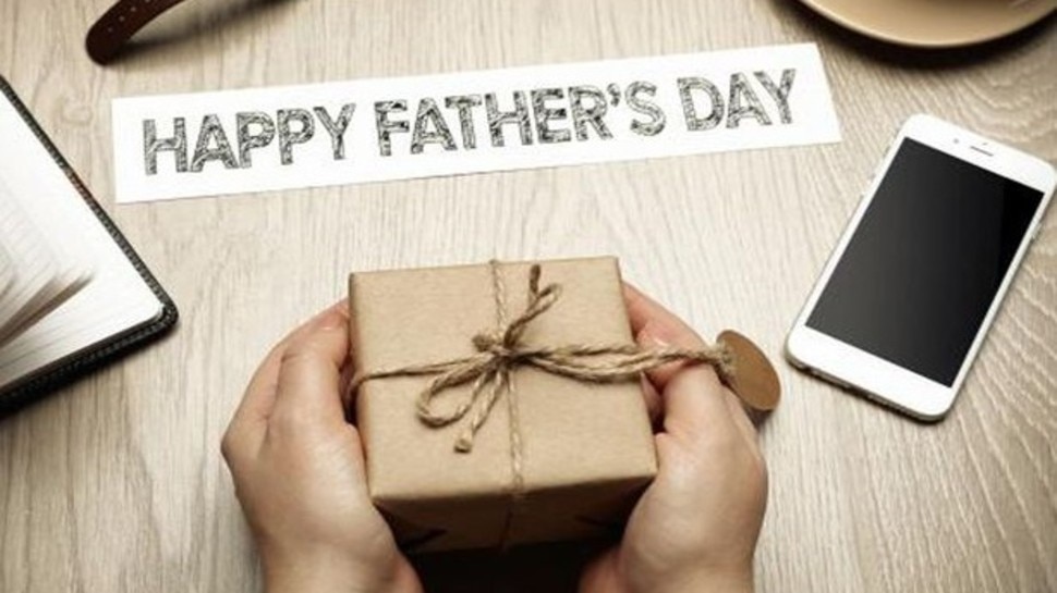 Father's Day: इन तरीकों से बनाएं इस दिन को यादगार, टेक गिफ्ट के साथ करें विश