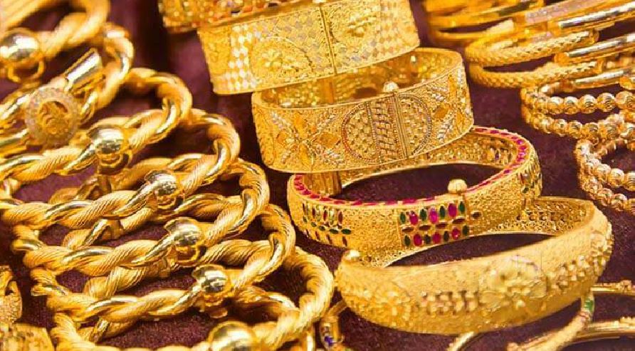 Gold Price: सोने के दाम में भारी गिरावट, रिकॉर्ड स्तर से 9,000 रुपये सस्ता हुआ सोना