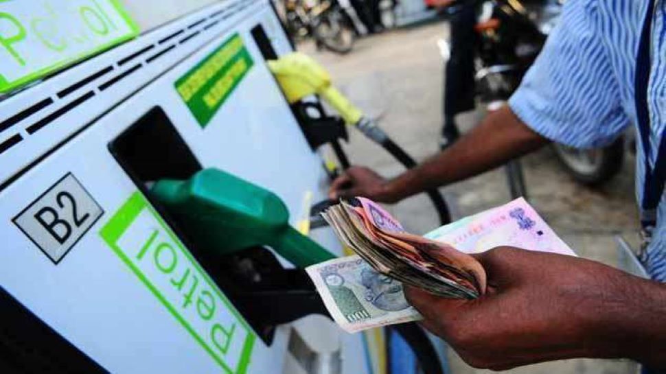 Petrol-Diesel Price Today 18 June 2021: पेट्रोल- डीजल की कीमत में फिर लगी आग, जानें अपने शहर के दाम