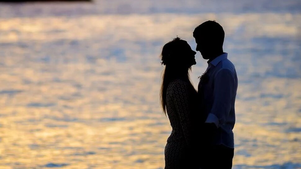 UK: बेटा निकला अपने पिता का चाचा, Girlfriend का था दादा जी से अफेयर; सदमें में शख्स