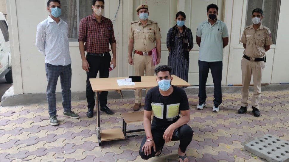 Facebook Messenger के जरिए अश्वील संदेश भेजता था आरोपी, Delhi Police ने यूं किया गिरफ्तार