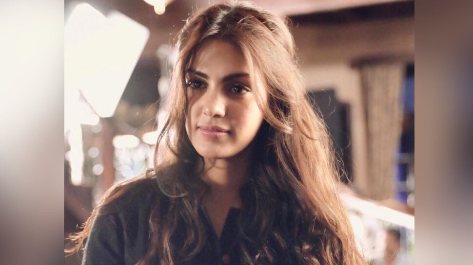 फादर्स डे पर Rhea Chakraborty ने मांगी अपने पिता से माफी, जानिए क्या है वजह