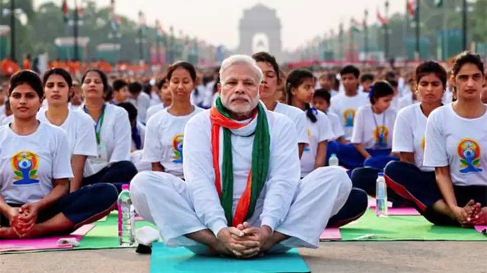 international yoga day 2021 pm narendra modi will address to nation on 6 30  am । Yoga Day 2021: PM मोदी सुबह साढ़े छह बजे करेंगे संबोधित, 190 देशों में  होगा योग । Hindi News, देश