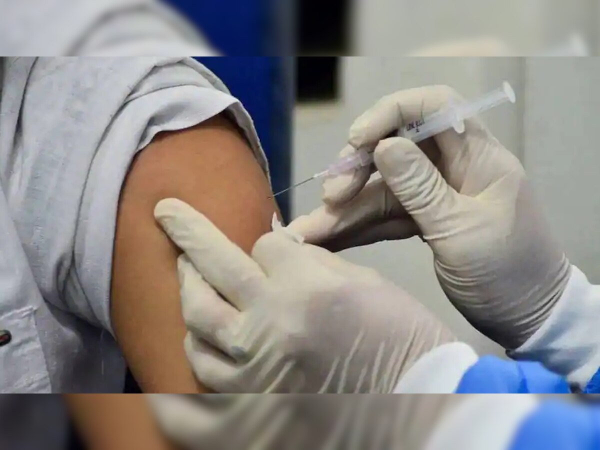 MP में जोरदार तरीके से शुरू हुआ महा टीकाकरण अभियान, वैक्सीन सेंटर्स पर अभी से लगी लोगों की लाइनें