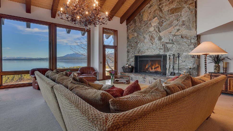 लेक ताहो छह बेडरूम, पांच बाथरूम वाला घर है. Lake Tahoe, California 3