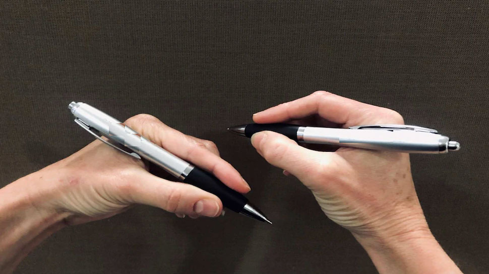 मनोवैज्ञानिक कारण? In the left-handed participants, the two halves of the brain