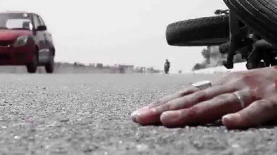 लखनऊ-आगरा एक्सप्रेसवे पर भयंकर हादसा, 2 बाइक सवारों की मौत