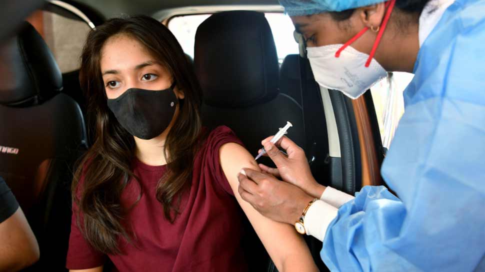 क्या Corona Vaccine से पुरुष हो जाएंगे नपुंसक और महिलाएं बांझ? सरकार ने कहा- कोई वैज्ञानिक आधार नहीं