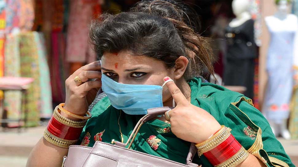 मास्क न पहनने पर यह मशीन देती है सजा, लोगों ने कहा, भारत में मशीन उखाड़ कर घर ले जाएंगे लोग!