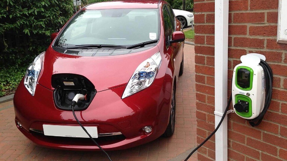 गुजरात में Electric Vehicle खरीदने पर मिलेगी 1.5 लाख सब्सिडी, रजिस्ट्रेशन भी फ्री, घर में ही कर सकेंगे चार्ज