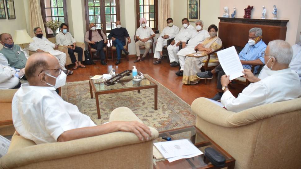 शरद पवार के घर लगा सियासी विपक्षी नेताओं का जमावड़ा, इम मुद्दों पर हो सकती है चर्चा