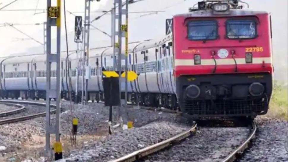 Railway jobs: 10वीं, 12वीं पास के लिए रेलवे में हज़ारों वैकेंसी, अप्लाई करने की आख़िरी तारीख नज़दीक