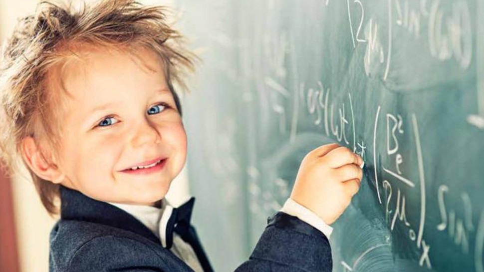 बच्चों को मल्टी टैलेंटेड बनाने के लिए कराएं ये 5 एक्टिविटी, कंप्यूटर से तेज चलेगा उनका दिमाग!