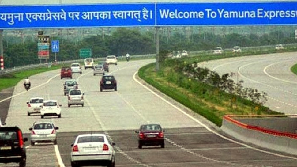 Noida: लंबे समय के बाद Yamuna Expressway पर शुरू हुई FASTag सर्विस, यात्रियों को मिलेगी राहत