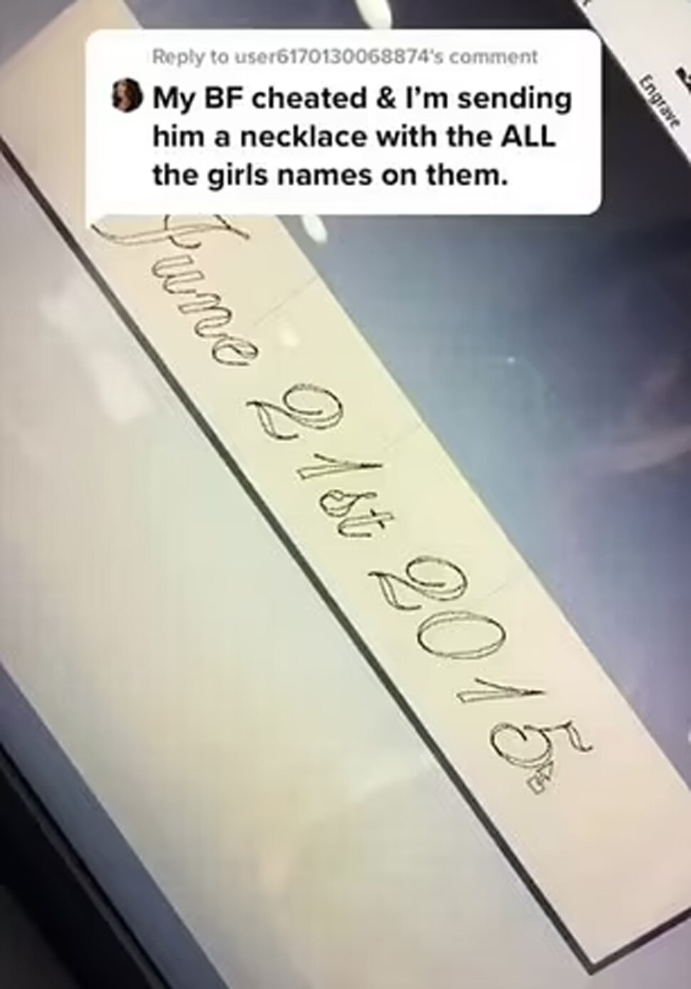 नेकलेस पर तीनों गर्लफ्रेंड्स के नाम Names of girlfriends on necklace