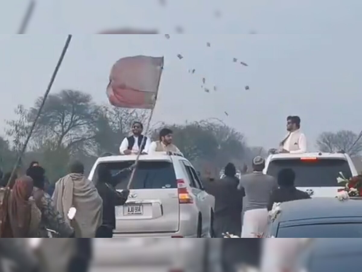 Desi Jugaad लगाकर हवा में उड़ रहे पैसों को यूं लूट डाला, देखें मजेदार Video
