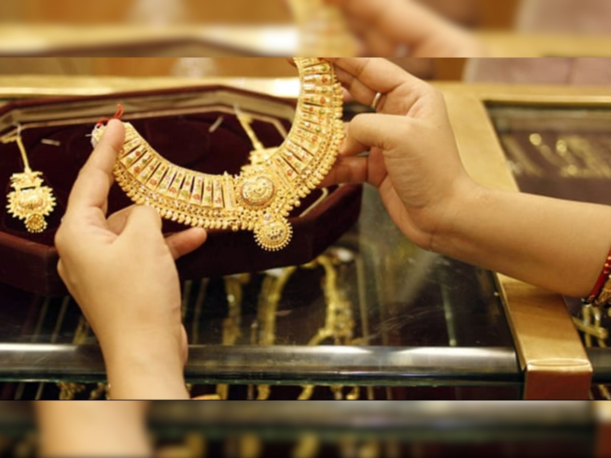 Gold Price Today, 25 June 2021: अब तो खरीद लो सोना! कीमतें 9300 रुपये तक घटीं, चांदी इस हफ्ते 4000 रुपये टूटी