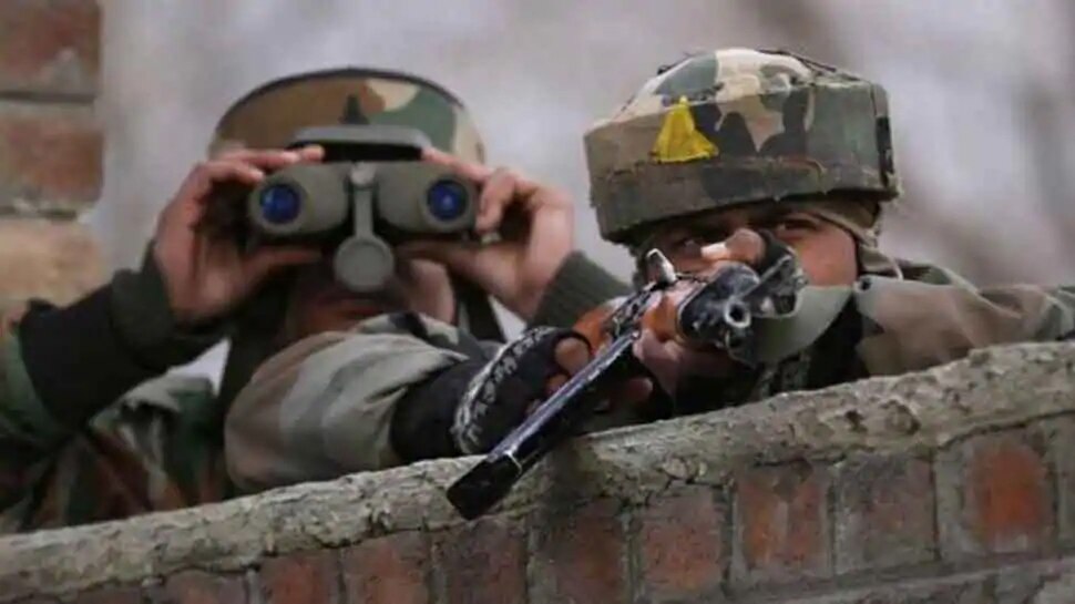 Jammu-Kashmir: शोपियां में सुरक्षा बलों और आतंकियों के बीच मुठभेड़ शुरू, छिपे हैं दो से तीन आतंकी