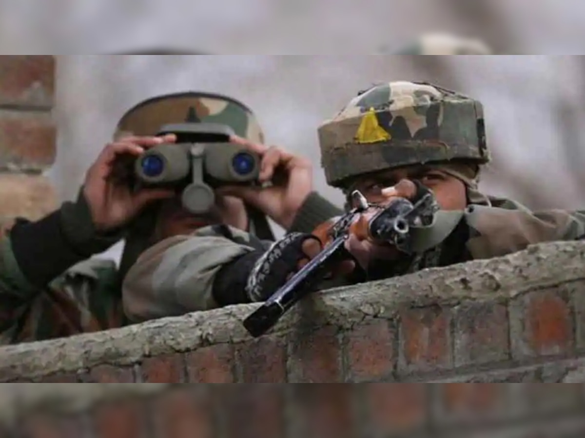 सेना और जम्मू-कश्मीर पुलिस ज्वाइंट ऑपरेशन चला रही है. (फाइल फोटो)