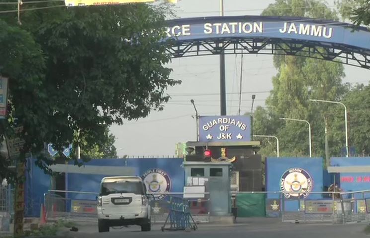 Jammu airport के टेक्निकल एरिया में धमाका, मौके पर बम निरोधक दस्ता