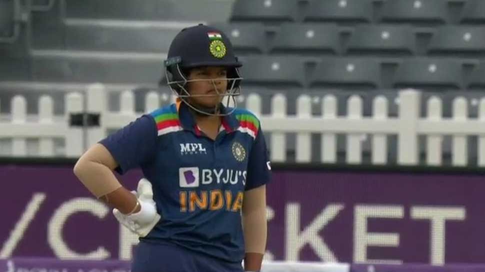 Shafali Verma की उम्र को 11 साल ज्यादा बताया, फैंस ने लगा दी Broadcasters की क्लास