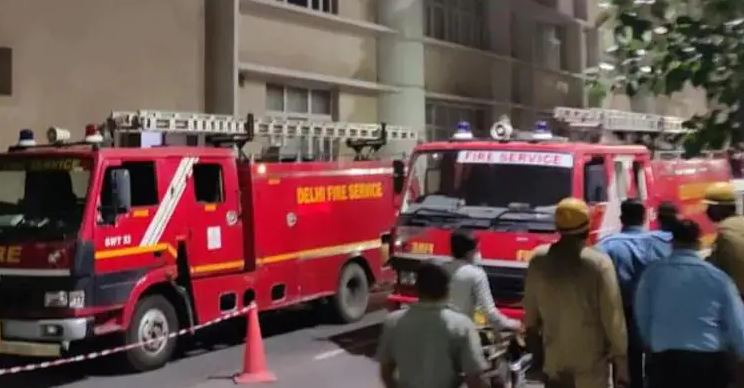 दिल्ली AIIMS के इमरजेंसी वार्ड में फिर लगी आग, मरीजों को किया गया शिफ्ट