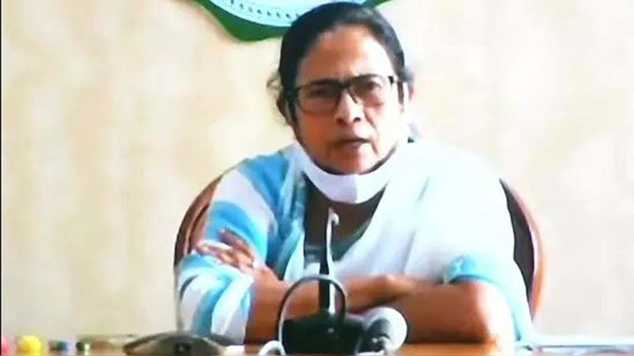 पश्चिम बंगाल में 15 जुलाई तक बढ़ा Lockdown, 50 फीसदी कैपेसिटी के साथ चलेंगी बसें, जानिए क्या-क्या रहेंगे खुले