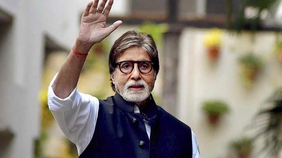 बहुत क्यूट है Amitabh Bachchan का ये नन्हा को-स्टार, महानायक ने कान पकड़कर खिंचवाई तस्वीर