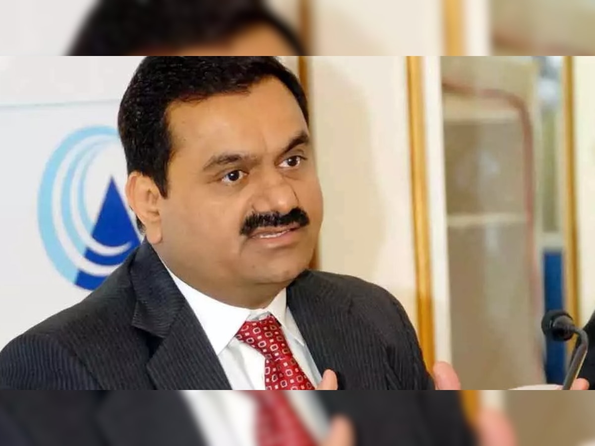 Gautam Adani को फिर झटका, दुनिया की अमीरों की लिस्ट में 2 पायदान खिसके, शेयरों की पिटाई से घटी दौलत