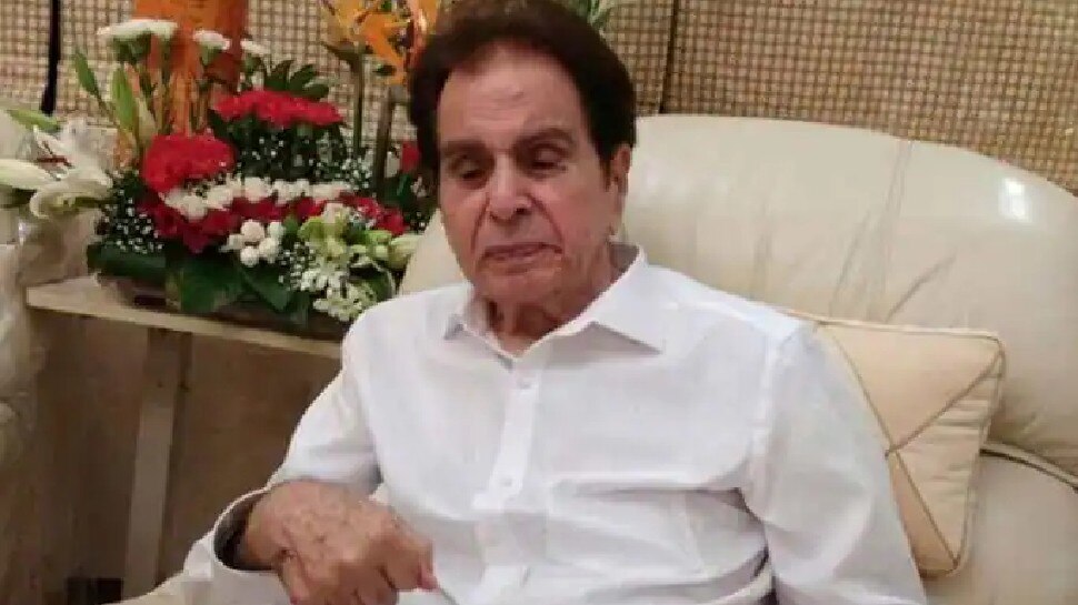 रुटीन चेकअप के लिए Dilip Kumar हिंदुजा अस्पताल में भर्ती, हालत स्थिर