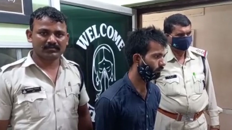 लिफ्ट देने वाले हो जाएं सावधान, लोगों की दरियादिली का फायदा उठाता था यह बाइक चोर