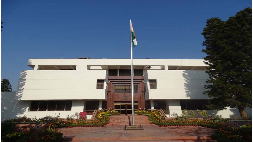 इस्लामाबाद में भारतीय दूतावास के पास दिखा ड्रोन, क्या पाक कर रहा है जासूसी, जानिये भारत का स्टैंड
