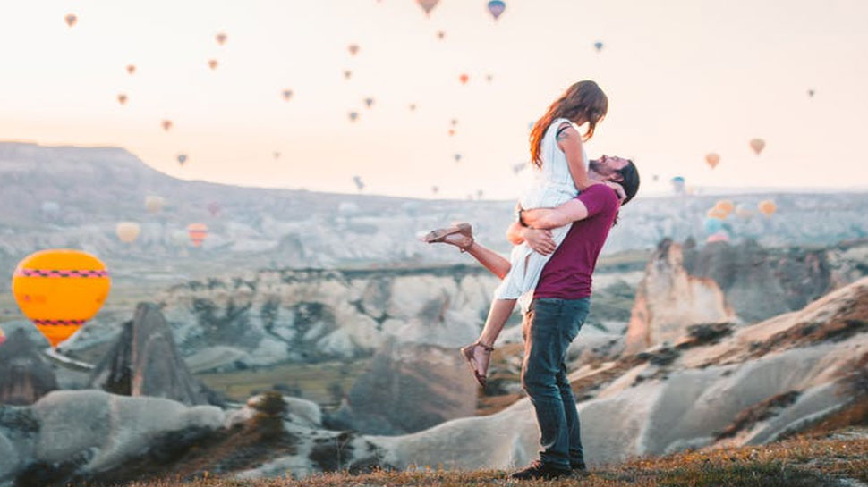 पार्टनर को स्पेशल फील कराना जरूरी Do special things for lover