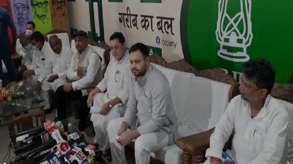 Bihar: JDU नेता महेश्वर प्रसाद सिंह ने थामा  RJD का दामन, CM को बताया 'भ्रष्टाचार का भीष्म पितामह'