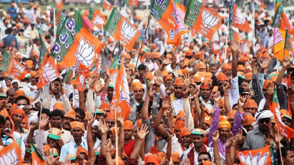 District Panchayat President Election 2021: BJP ने UP में फहराया पचरम, 75 में से 65 सीटें जीती